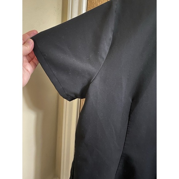 FIGS Technical Collection Casma 3 Pocket Women’s Scrub Top Black L FW1100 PO2453 - Picture 8 of 11